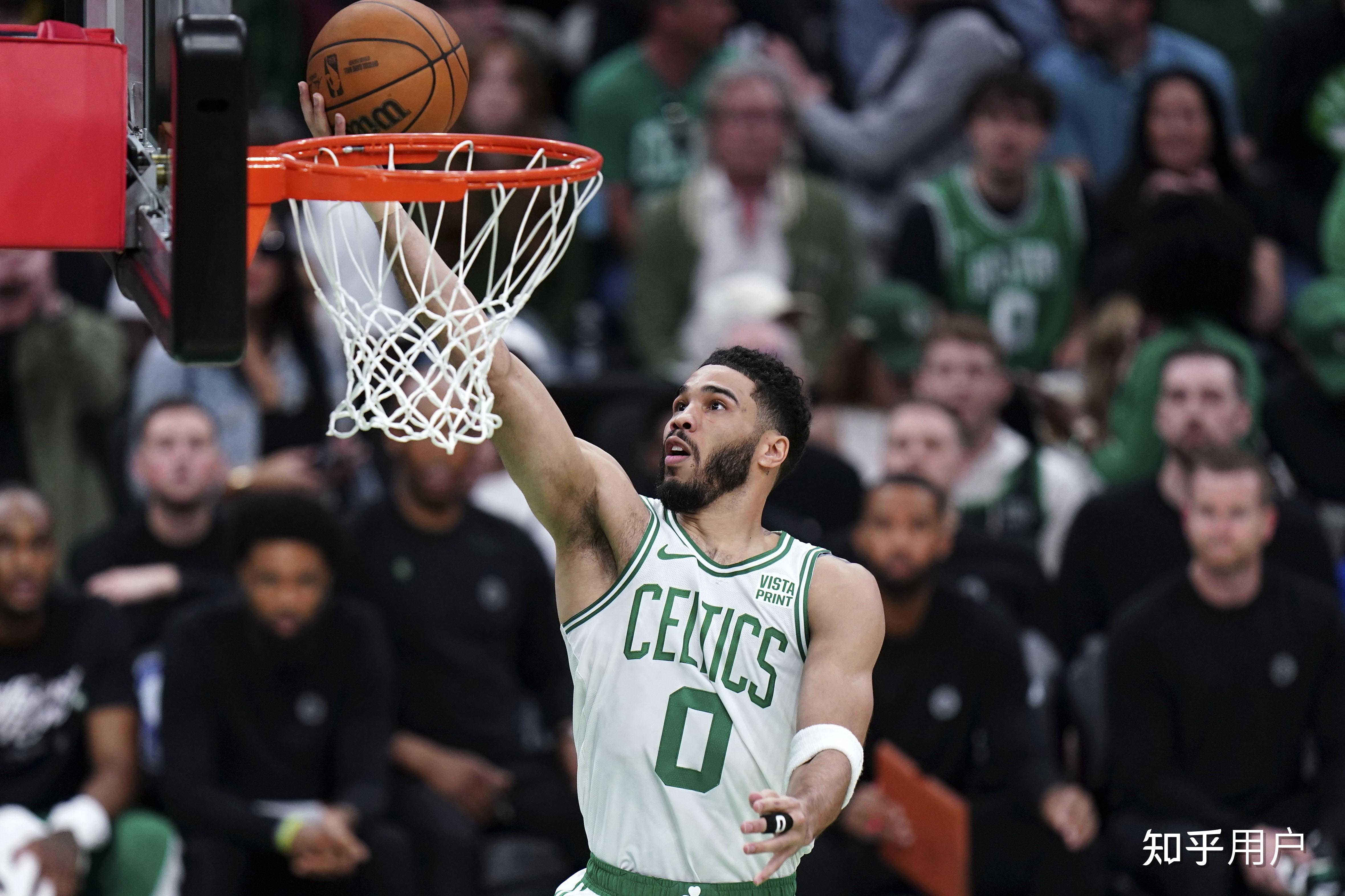 爱游戏体育-NBA总决赛赛程吃紧；波士顿凯尔特人加时末段扳平良机；话题不断；更衣室氛围转暖的简单介绍